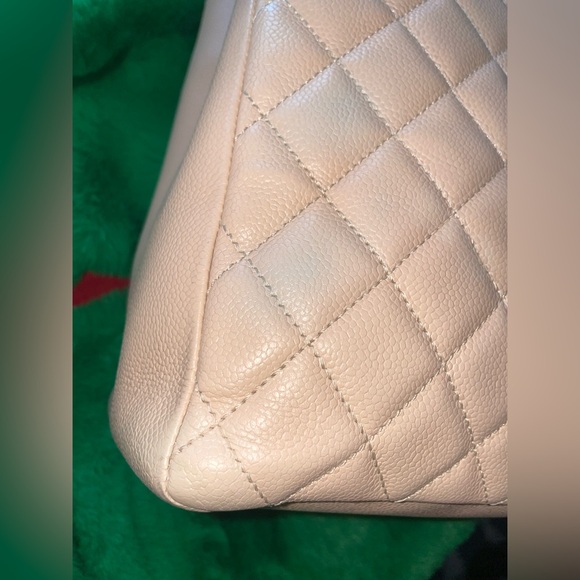 CHANEL Caviar GST (Beige) - Picture 11 of 17